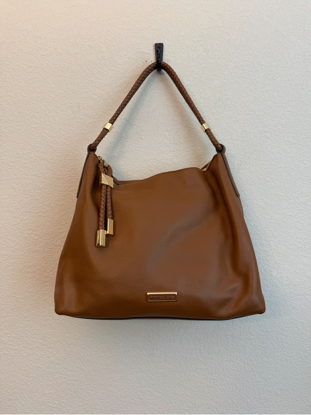 Michael Kors tan Kensington pebbled Braided-Handle shoulder with Gold Accents - Picture 1 of 15
